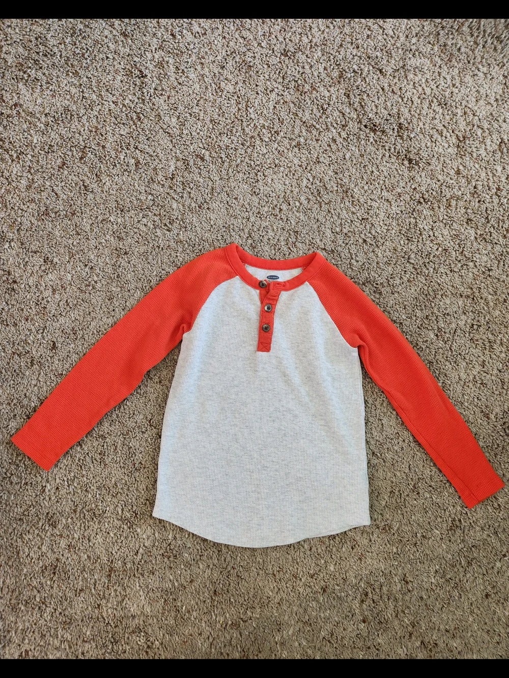Old Navy Long Sleeve Tee Shirt For Boys Size 5T